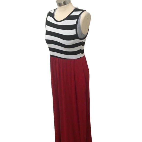 Acting Pro Black & White Striped Sleeveless Maxi Dress Size Small - Picture 1 of 9